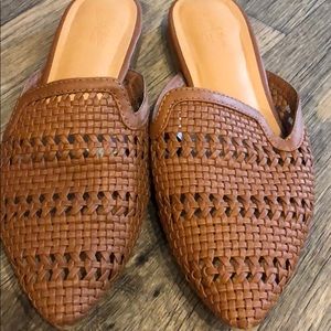 Tan leather pointed toe slides shoes size 7